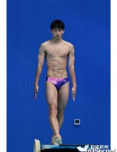 杭州跳水锦标赛，八块腹肌帅哥
